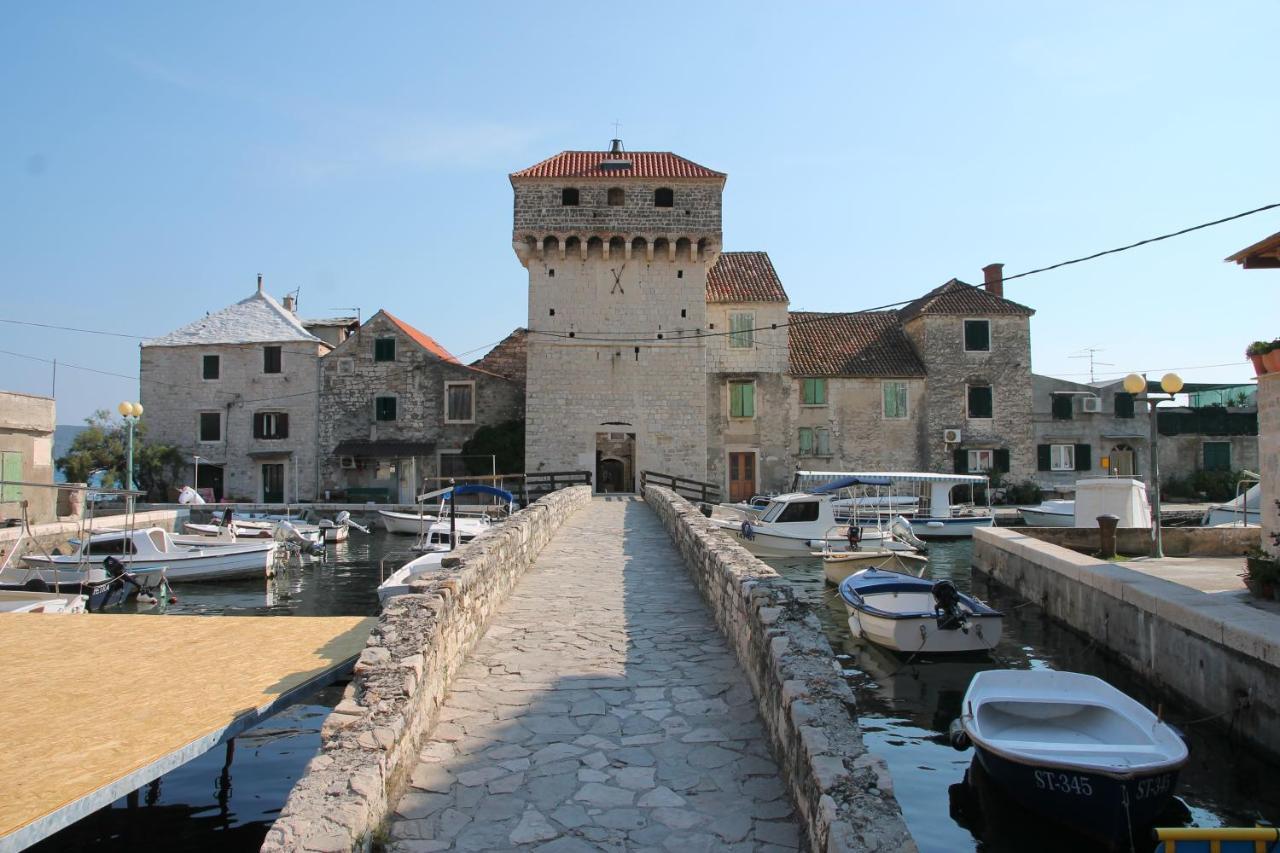 Holiday Home Vitali Kastela Exterior photo